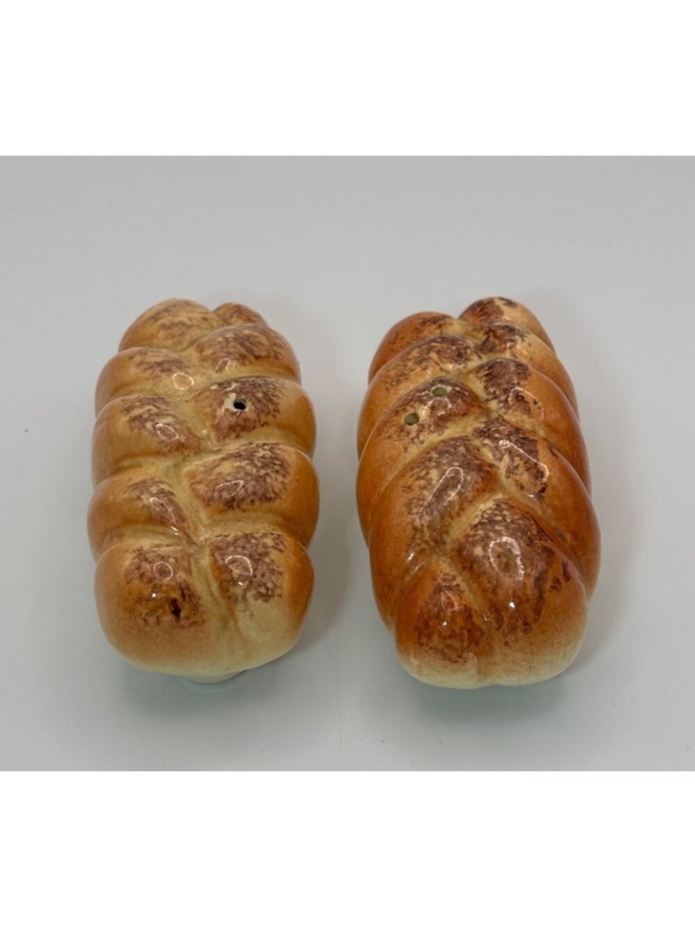 Ceramic Bread Loaf Salt & Pepper Shakers Vintage Kitchen Decor